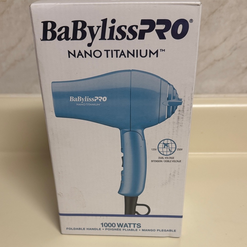 BaBylissPro Nano Titanium Blowdryer !!